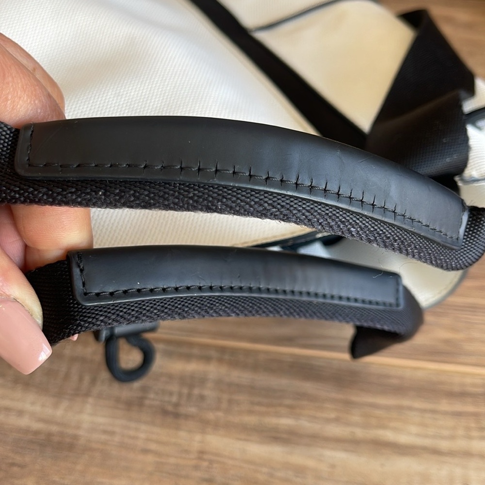 Pre-owned lululemon White and Black Women's Backpack - Picture 11 of 16